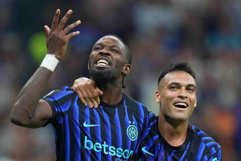 Lautaro e Thuram esultano