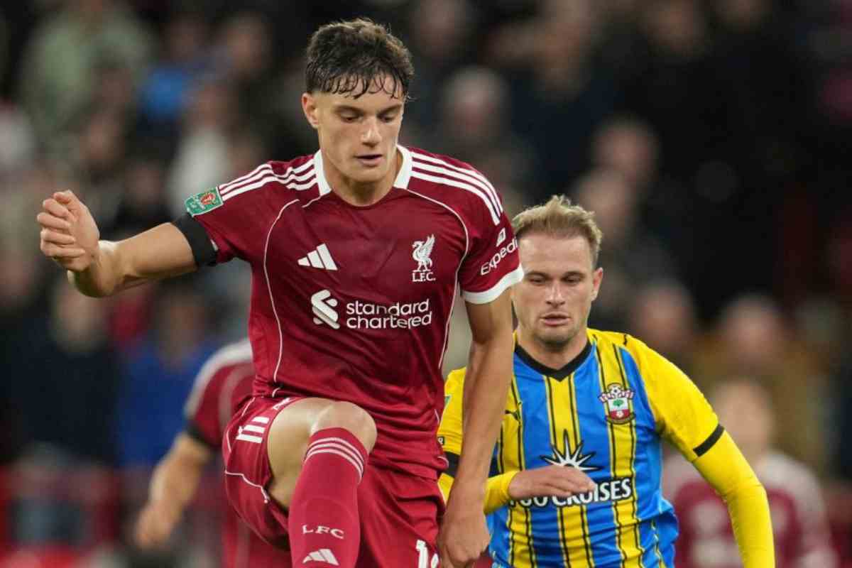 Leoni in campo con il Liverpool