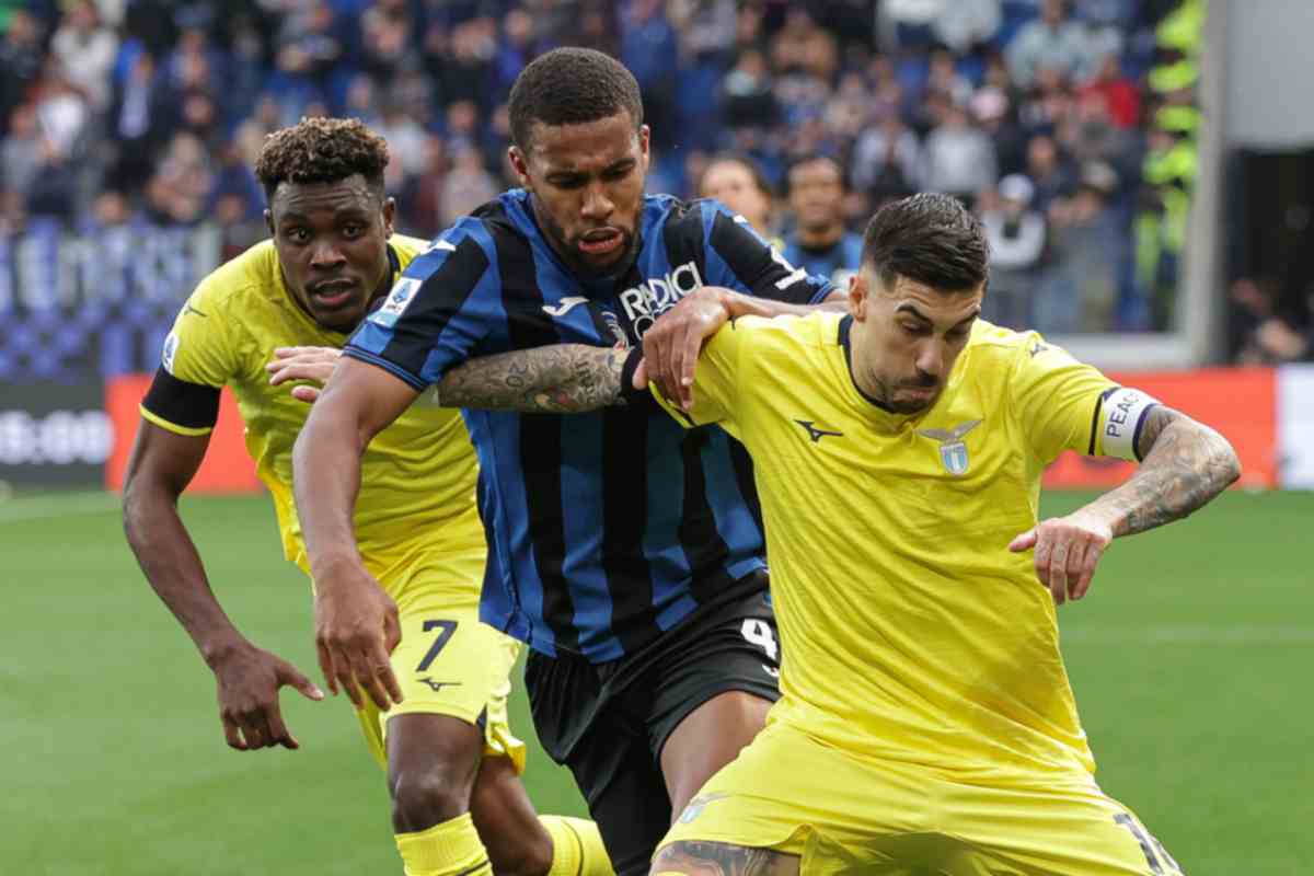 Serie A, vertice urgente con la società: calciatore fuori dalla lista