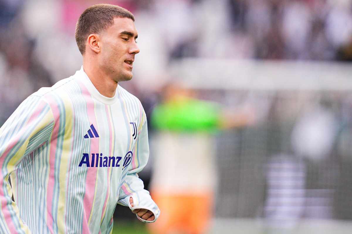 Portò Vlahovic alla Juventus, ora attacca: “Non è lui che è scarso”