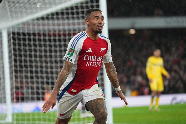 Gabriel Jesus esulta dopo aver segnato un gol con l’Arsenal durante una partita di Premier League 2025.