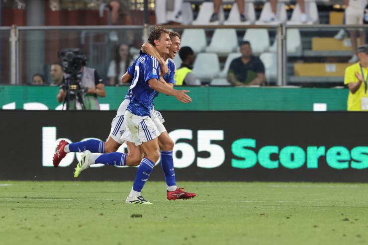 Nico Paz in campo con il Como