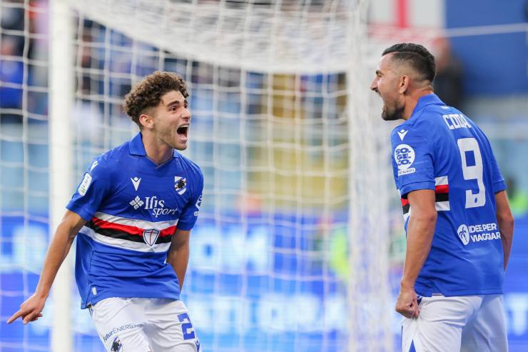 Simone Pafundi esulta dopo un gol con la Sampdoria