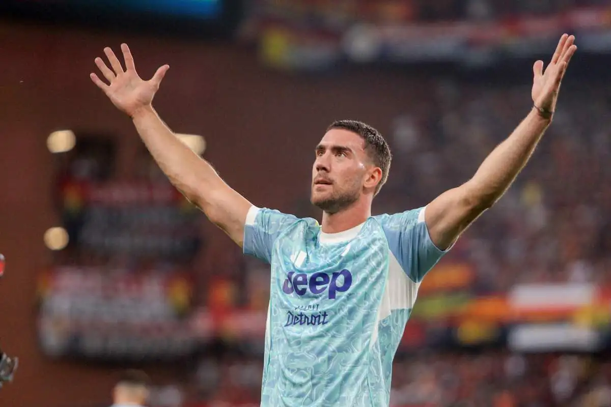 Juventus, Vlahovic nel mirino del top club: contatti avviati
