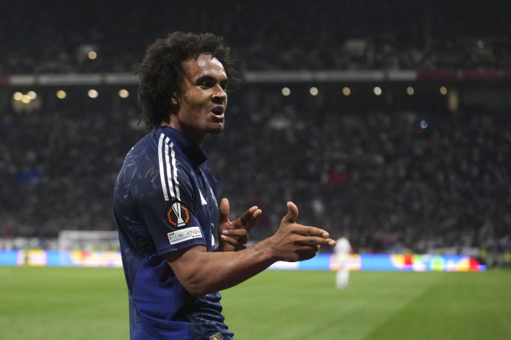 Zirkzee con la maglia dello United