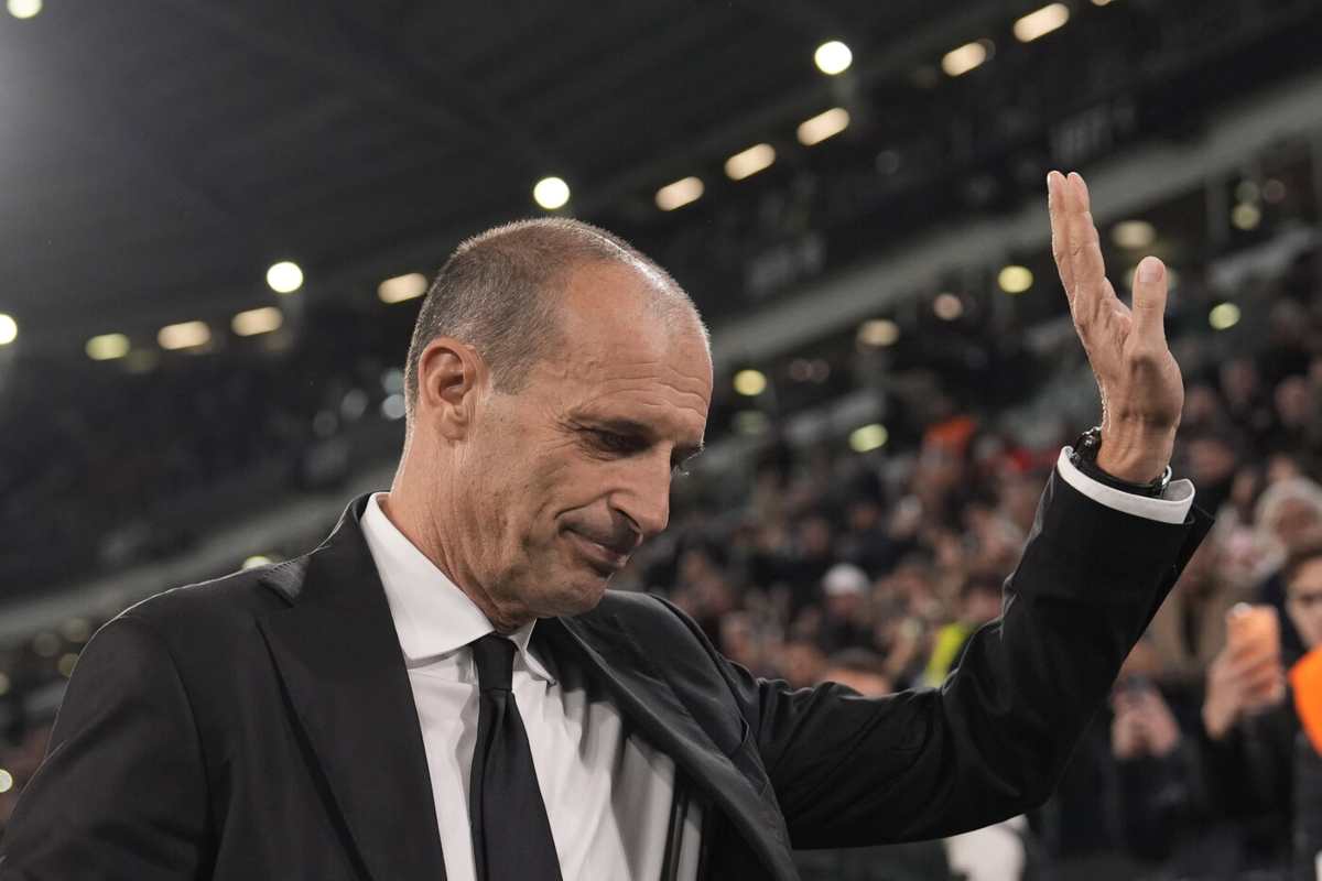 Allegri pensieroso a bordo campo