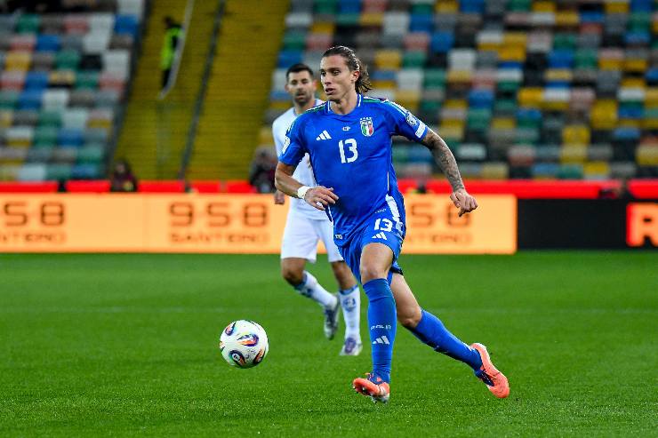Calafiori in campo con la Nazionale Italiana