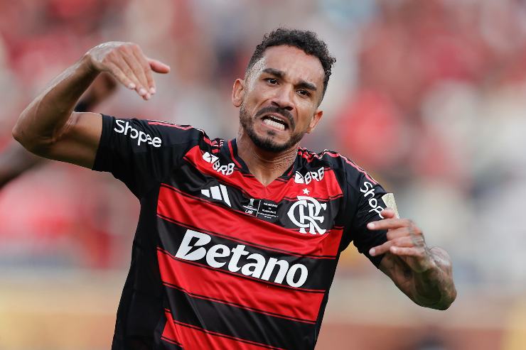 Danilo con la maglia del Flamengo