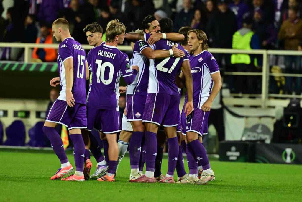 Giocatori della Fiorentina in gruppo