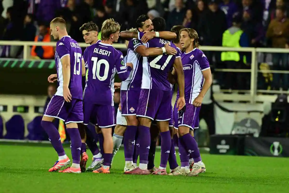 Giocatori della Fiorentina in gruppo