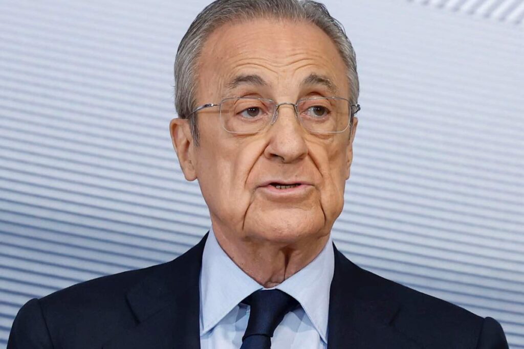 Florentino Perez in conferenza stampa per il Real Madrid