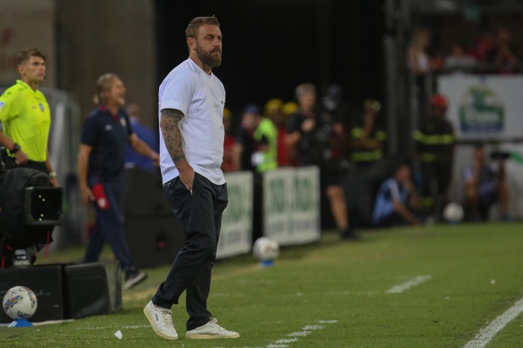 Daniele De Rossi, nuovo allenatore del Genoa, nel corso del match tra Roma e Cagliari della stagione 2024/2025