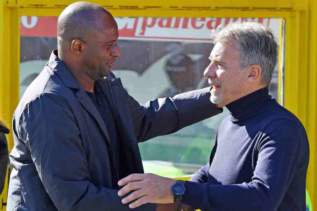 Patrick Vieira e Marco Baroni si stringono la mano prima della partita tra Genoa e Torino in Serie A 2025/26.