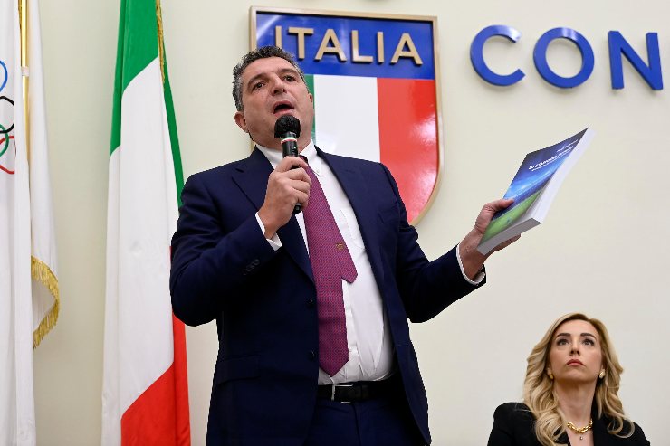 De Siervo durante un discorso al CONI