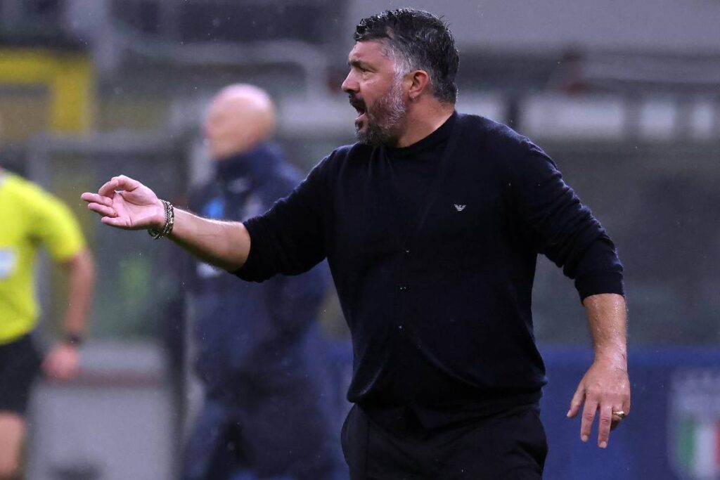 Gennaro Gattuso dirige dalla panchina la Nazionale italiana durante una partita della stagione 2025/2026.